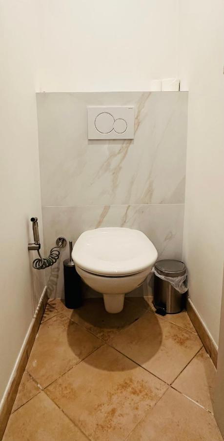 The Nice - 3 Rooms, 3Air Cond, 3Tv, 3Fans, 2 Wc, Wifi Everywhere 5Min Aeroport, Train, Beach, 1Min Tram, 15 Min Centre, Port, Parking Possible ภายนอก รูปภาพ