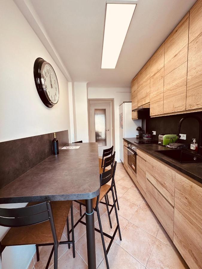 The Nice - 3 Rooms, 3Air Cond, 3Tv, 3Fans, 2 Wc, Wifi Everywhere 5Min Aeroport, Train, Beach, 1Min Tram, 15 Min Centre, Port, Parking Possible ภายนอก รูปภาพ